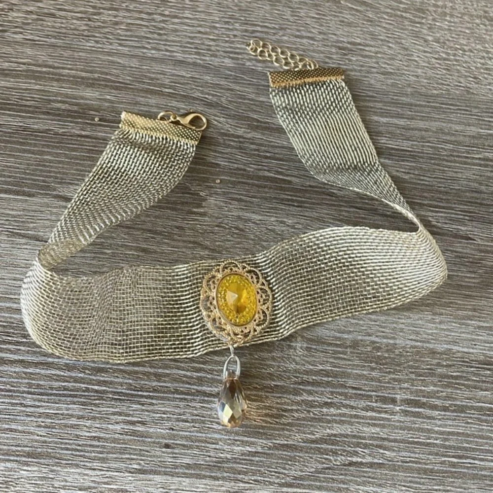 Elegant Gold Choker Necklace New - Picture 2 of 3